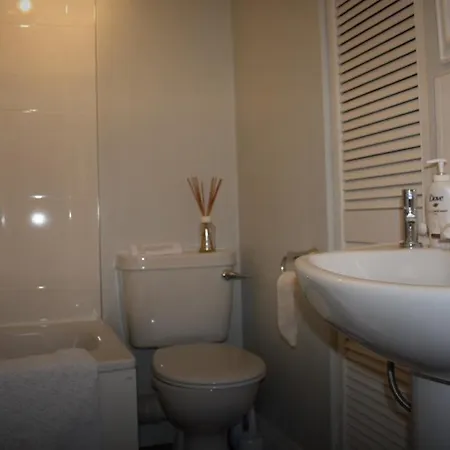Elegant 1 Bed Flat In Clifton Down With Parking Apartment Bristol