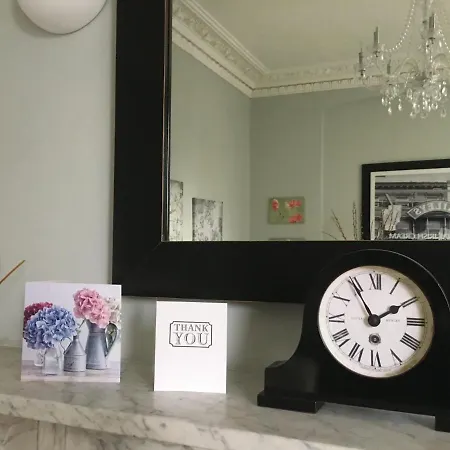 Elegant 1 Bed Flat In Clifton Down With Parking Bristol