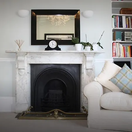 Elegant 1 Bed Flat In Clifton Down With Parking شقة بريستول